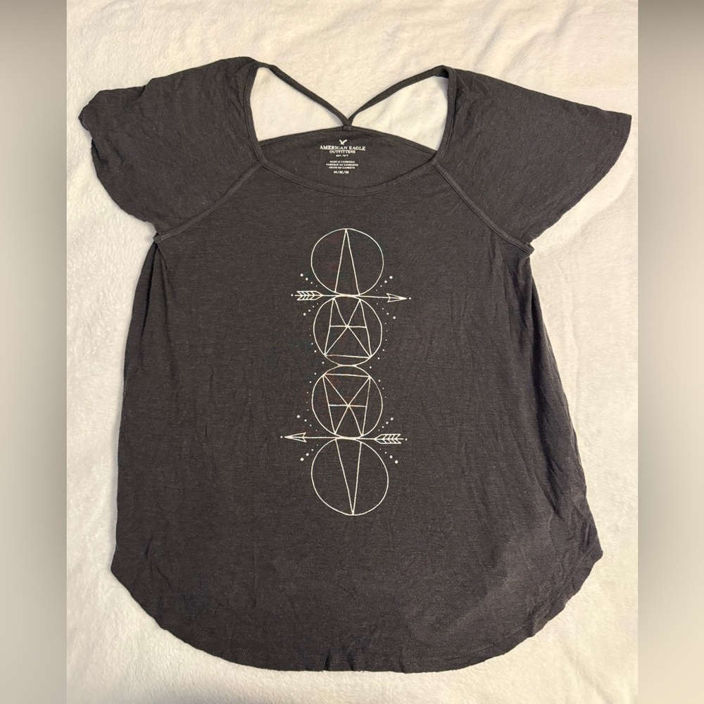 American Eagle Outfitters Charcoal Gray Geometric Tee Size M